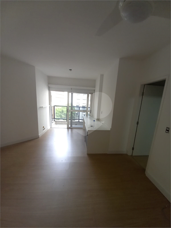 Apartamento no coração da Vila Olímpia, 76m², 3 dorms, 1 suíte, 3 banheiros, 1 vaga.