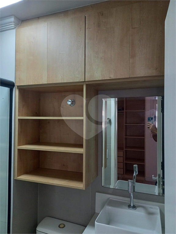 Apartamento no coração da Vila Olímpia, 76m², 3 dorms, 1 suíte, 3 banheiros, 1 vaga.