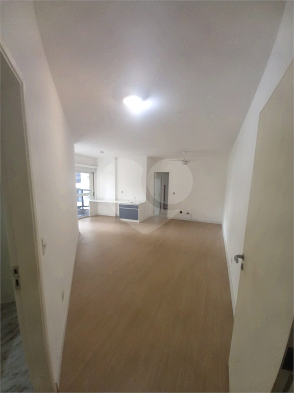 Apartamento no coração da Vila Olímpia, 76m², 3 dorms, 1 suíte, 3 banheiros, 1 vaga.