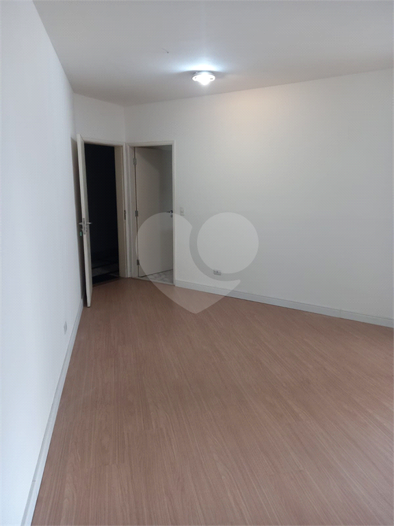 Apartamento no coração da Vila Olímpia, 76m², 3 dorms, 1 suíte, 3 banheiros, 1 vaga.