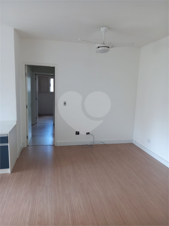 Apartamento no coração da Vila Olímpia, 76m², 3 dorms, 1 suíte, 3 banheiros, 1 vaga.