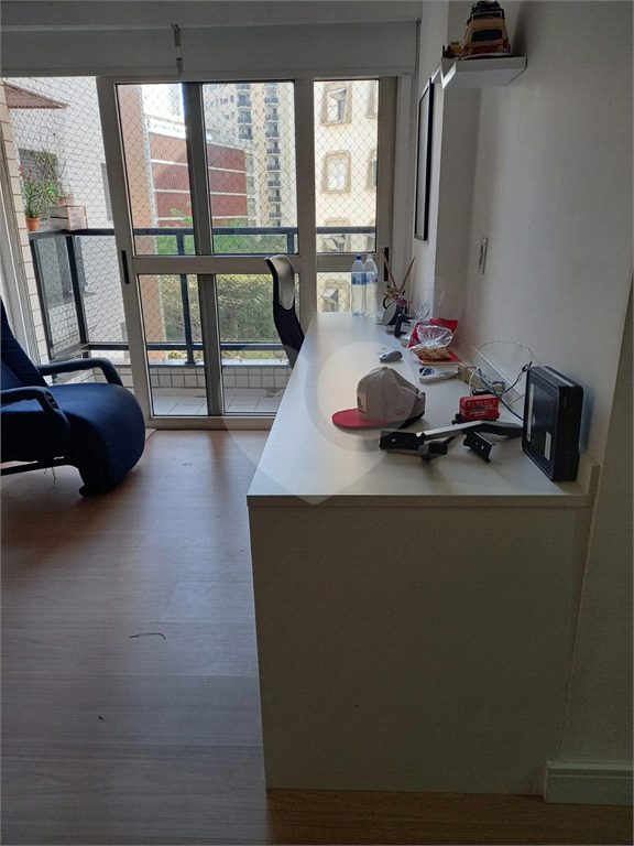 Apartamento no coração da Vila Olímpia, 76m², 3 dorms, 1 suíte, 3 banheiros, 1 vaga.