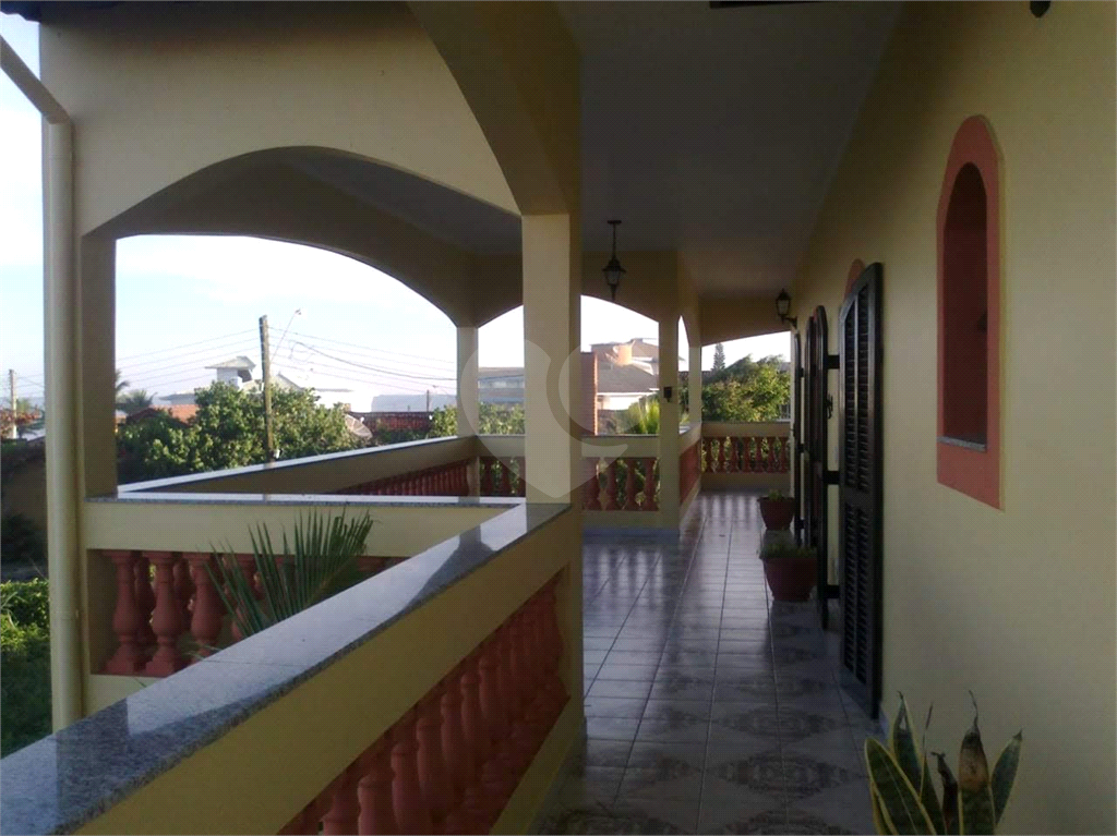 LINDO SOBRADO EM FRENTE AO MAR