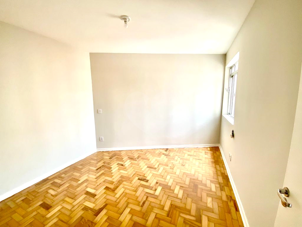 APARTAMENTO em SANTA CECÍLIA