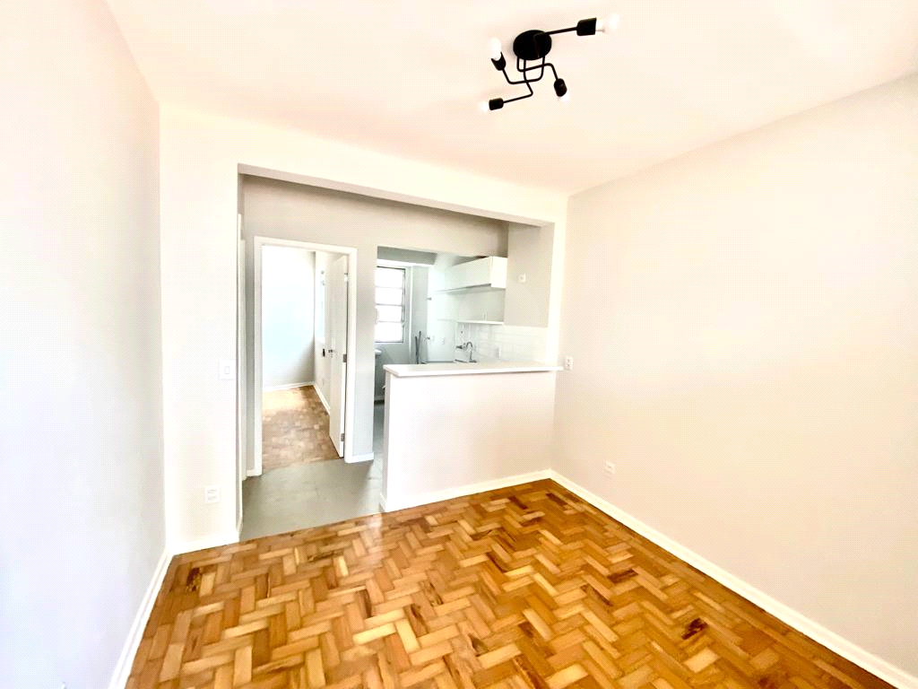 APARTAMENTO em SANTA CECÍLIA