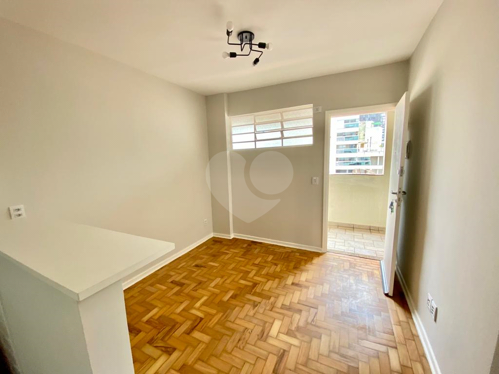 APARTAMENTO em SANTA CECÍLIA
