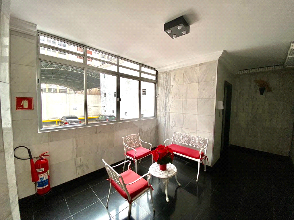 APARTAMENTO em SANTA CECÍLIA