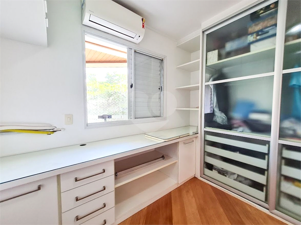 Apartamento à venda ou locação, com 3 dorms, 1 suíte e 2 vagas de garagem em Pompéia!