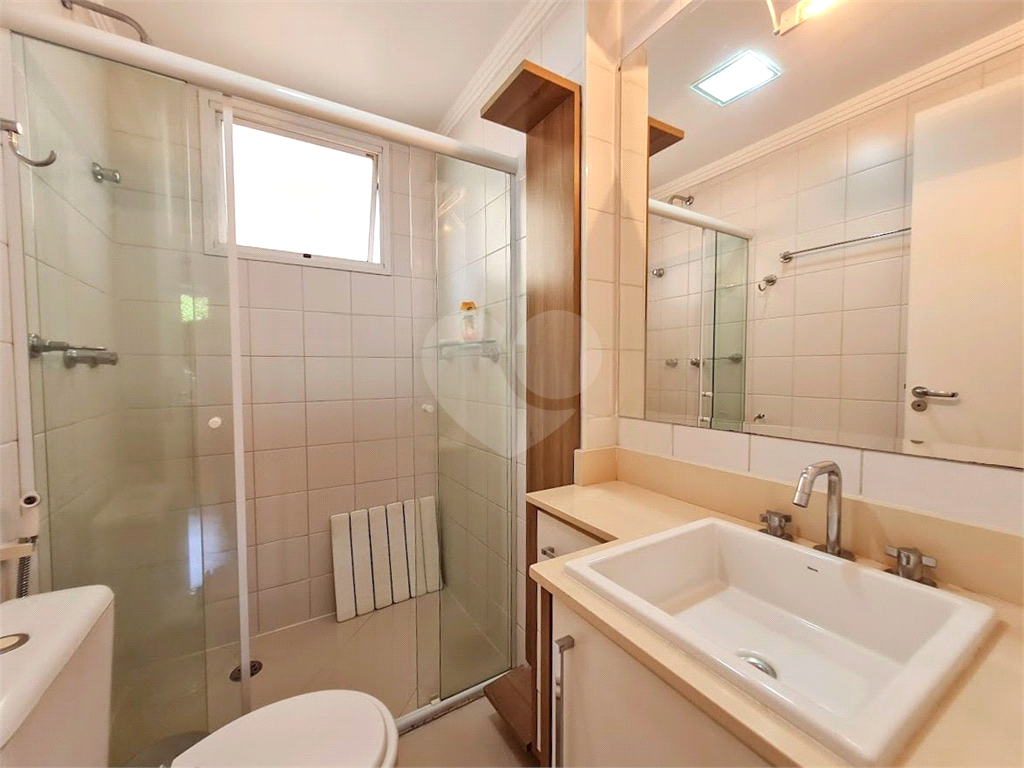 Apartamento à venda ou locação, com 3 dorms, 1 suíte e 2 vagas de garagem em Pompéia!