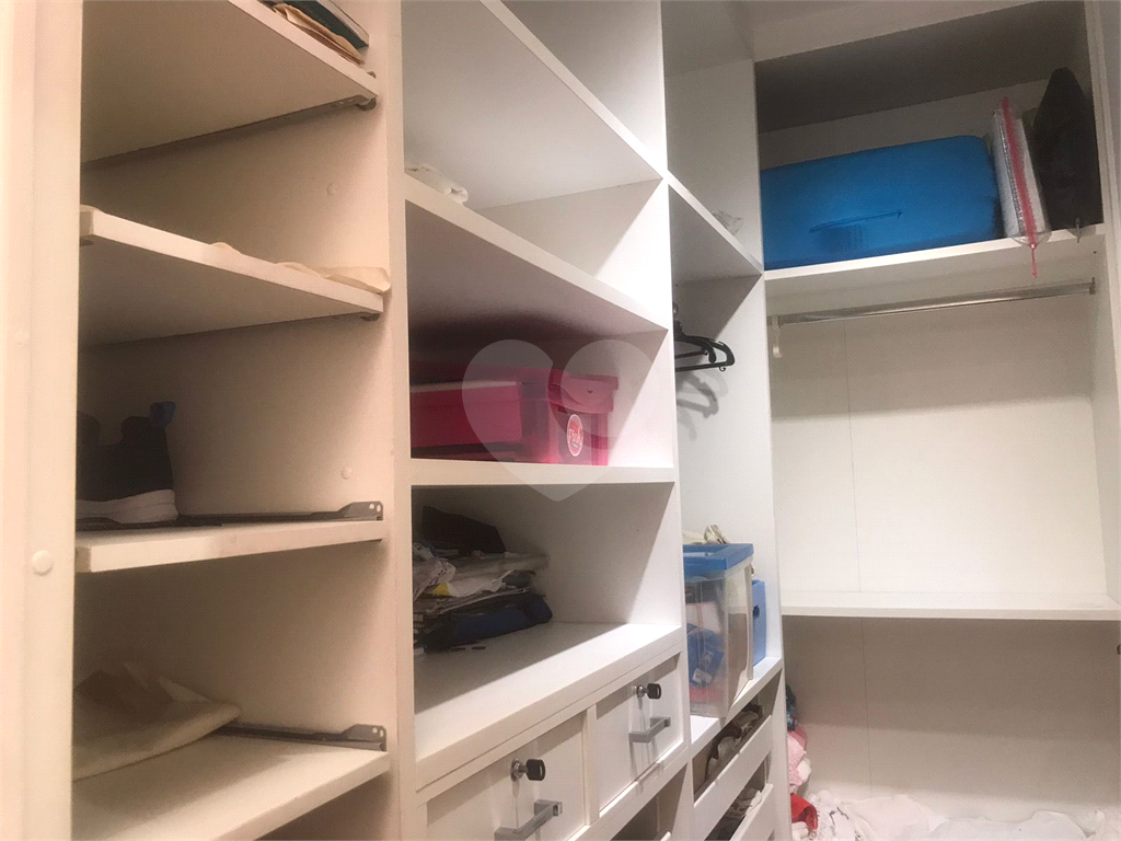 Apartamento à venda ou locação, com 3 dorms, 1 suíte e 2 vagas de garagem em Pompéia!