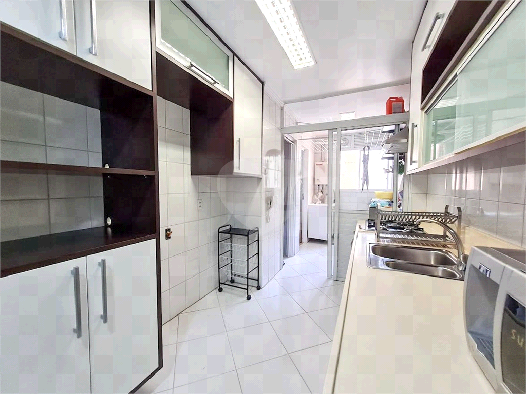 Apartamento à venda ou locação, com 3 dorms, 1 suíte e 2 vagas de garagem em Pompéia!