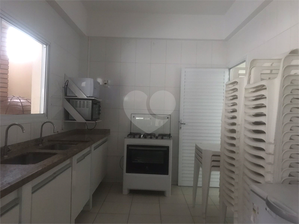 Apartamento à venda ou locação, com 3 dorms, 1 suíte e 2 vagas de garagem em Pompéia!