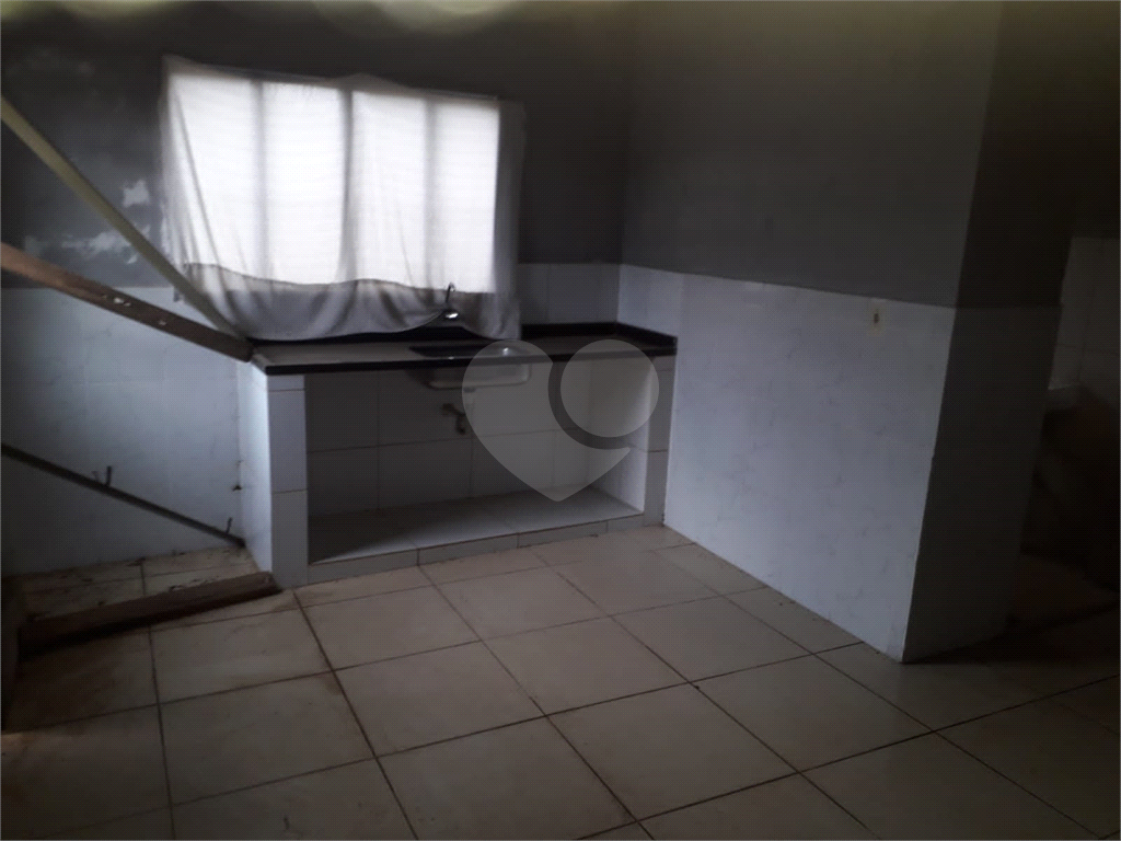 Terreno   com   443   metros –   Casa   de  45  metros –   1 dorm – banheiro – sala - 1 vaga 