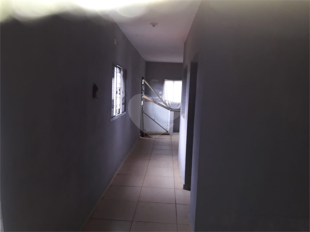 Terreno   com   443   metros –   Casa   de  45  metros –   1 dorm – banheiro – sala - 1 vaga 