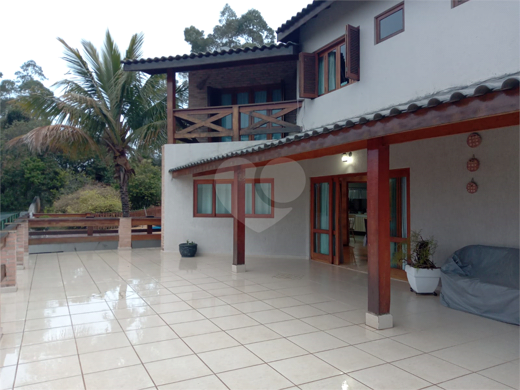 Casa de Condomínio à venda com 4 quartos, 598m² - Foto 2