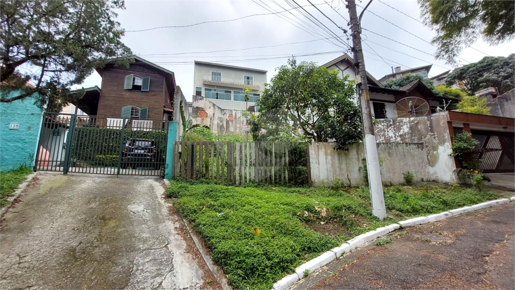 Terreno no Barro Branco com área total 295,35 m2 - 12 mts de frente