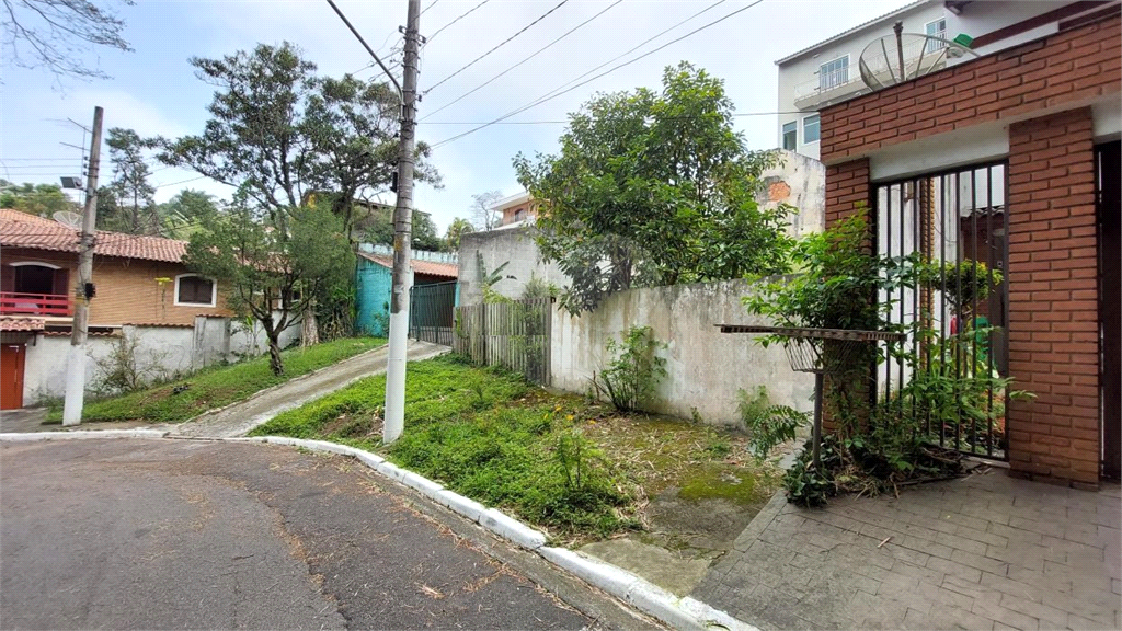 Terreno no Barro Branco com área total 295,35 m2 - 12 mts de frente