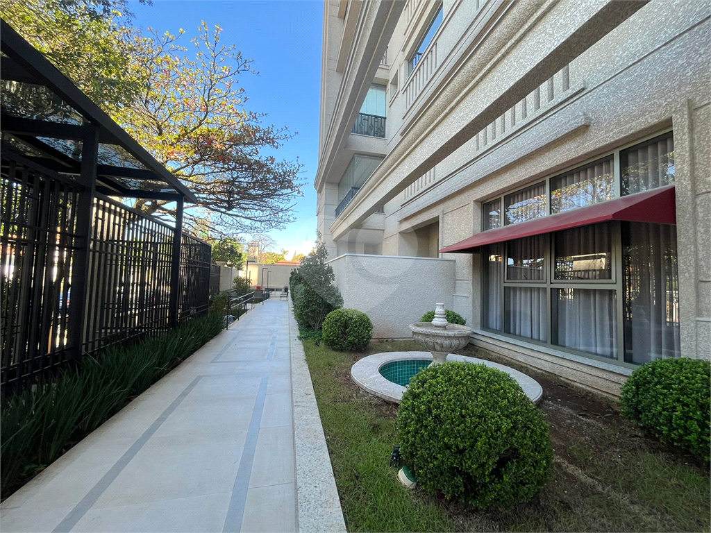 Apartamento na Lapa, com 3 dormitórios e 3 vagas