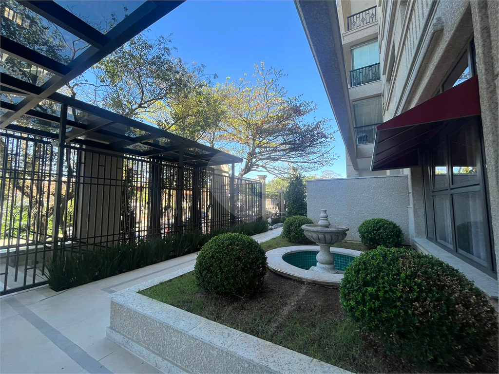 Apartamento na Lapa, com 3 dormitórios e 3 vagas
