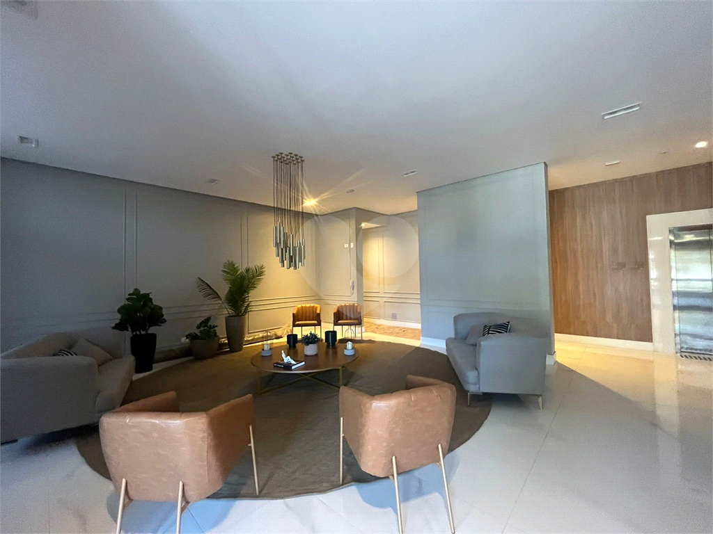 Apartamento na Lapa, com 3 dormitórios e 3 vagas