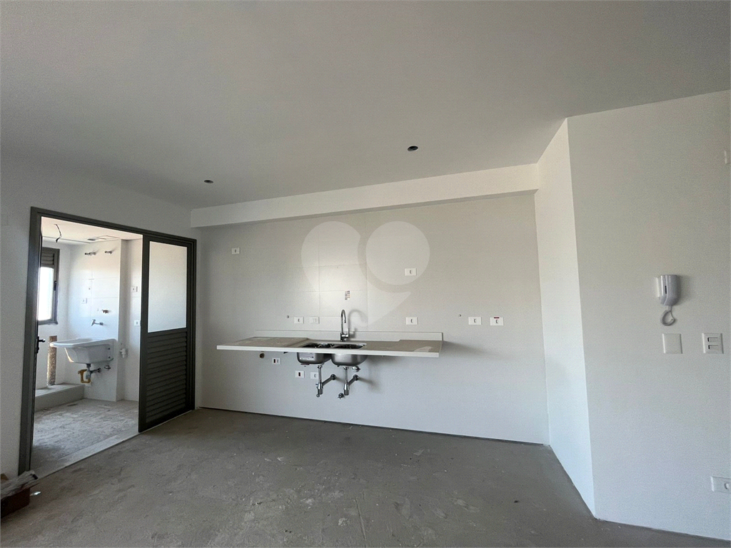 Apartamento na Lapa, com 3 dormitórios e 3 vagas