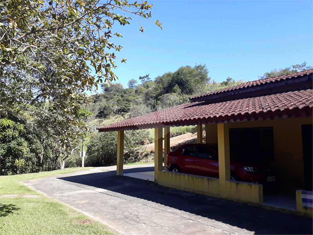 Fazenda à venda com 9 quartos, 800m² - Foto 1