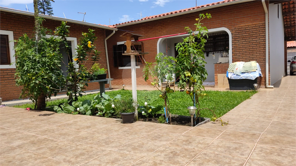 Casa à venda com 4 quartos, 160m² - Foto 1