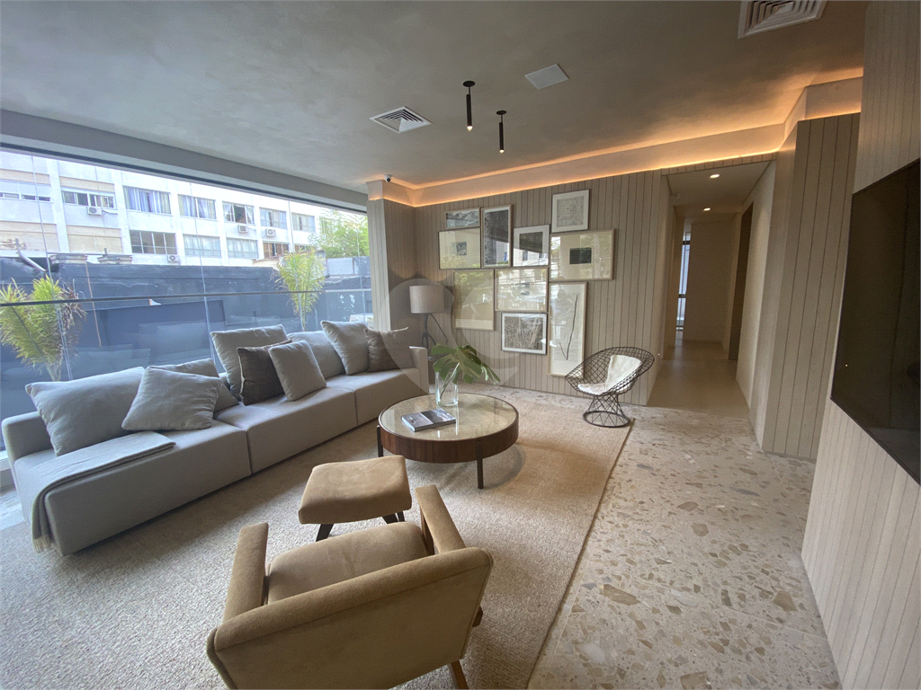Apartamento  à venda no JARDIM PAULISTA com 145 m²