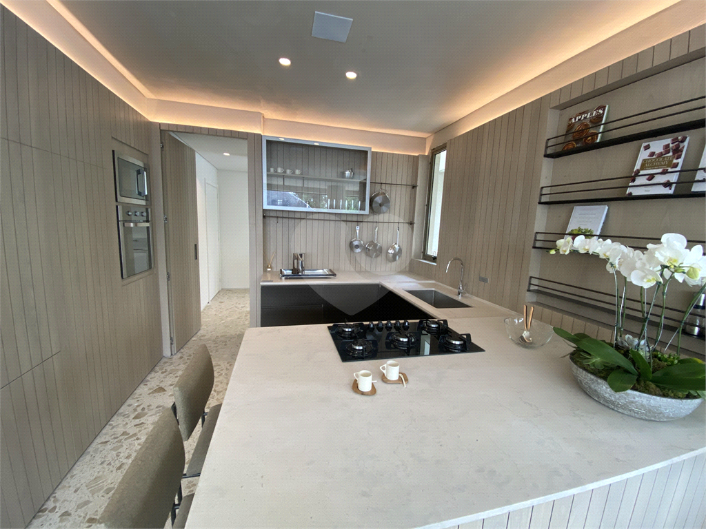 Apartamento  à venda no JARDIM PAULISTA com 145 m²