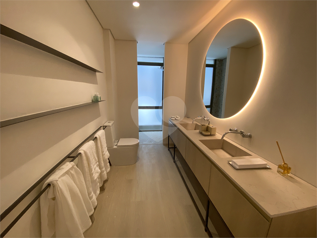 Apartamento  à venda no JARDIM PAULISTA com 145 m²