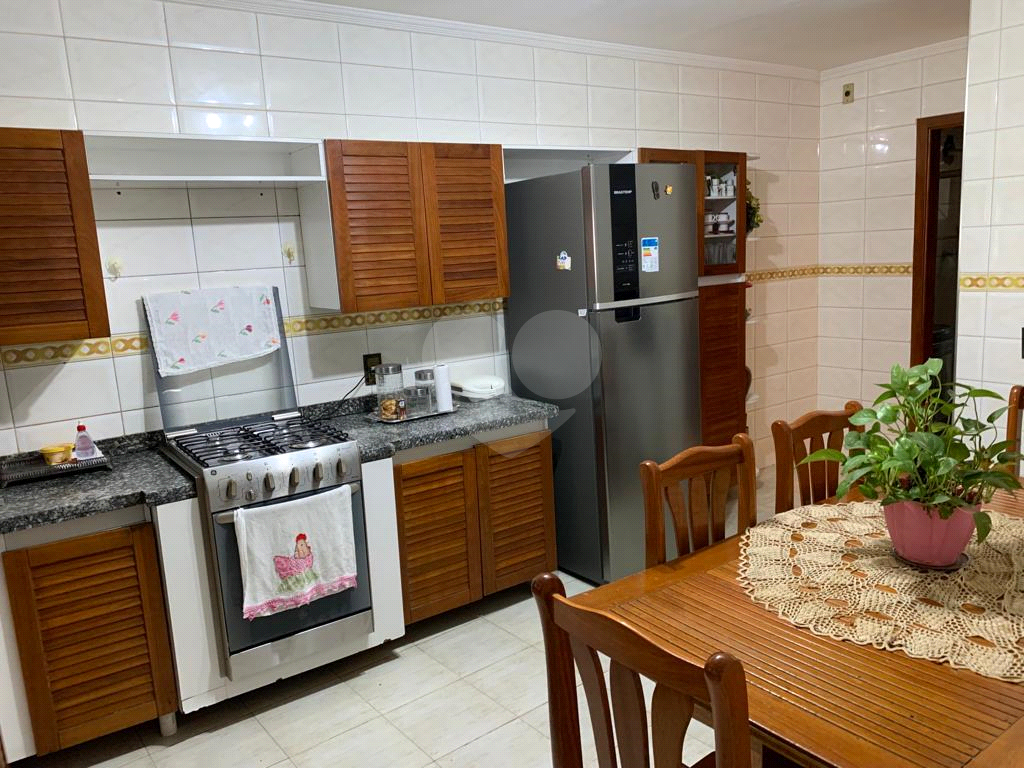 Sobrado à venda com 3 quartos, 216m² - Foto 4