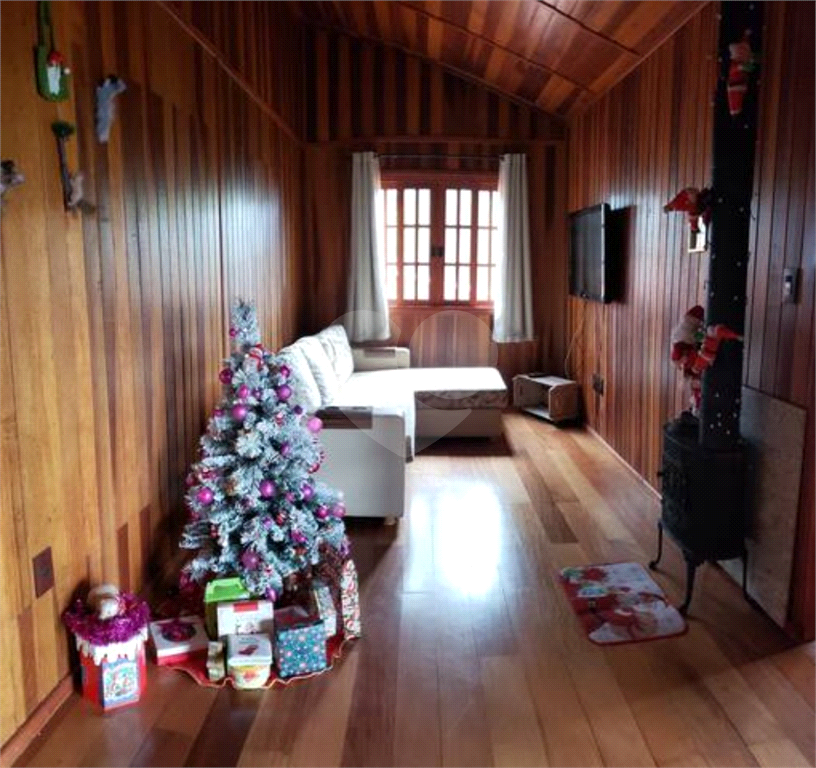 Casa em Condominio Fechado na Estancia Santa Maria do Laranjal. Estuda permuta.