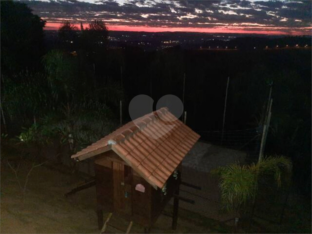 Casa em Condominio Fechado na Estancia Santa Maria do Laranjal. Estuda permuta.