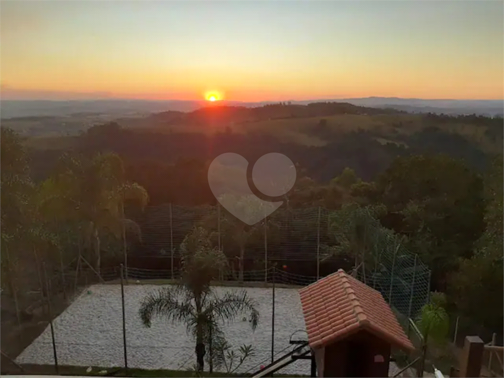 Casa em Condominio Fechado na Estancia Santa Maria do Laranjal. Estuda permuta.