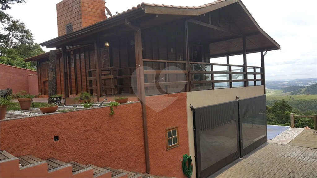 Casa em Condominio Fechado na Estancia Santa Maria do Laranjal. Estuda permuta.