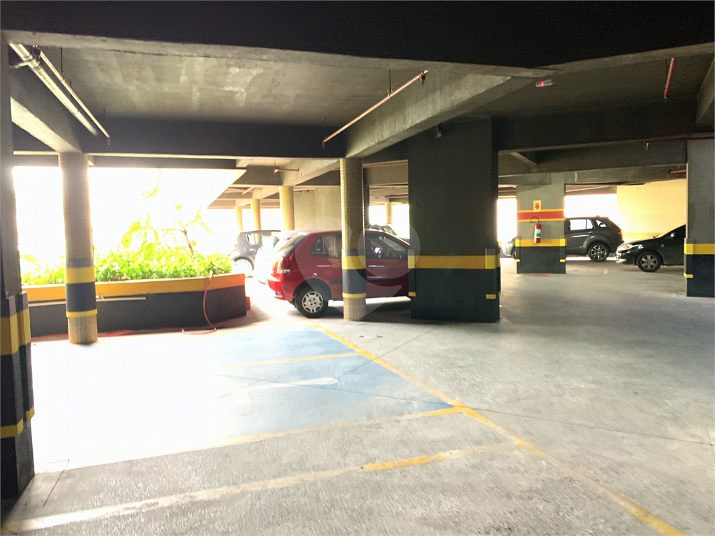 Salas comercias em Santana.