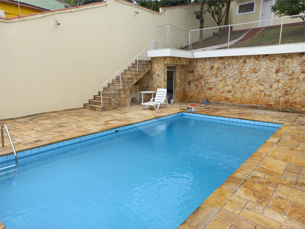 Casa com 800 metros de Terreno uma Mini Chácara dentro do Bairro Jardim Floresta!!