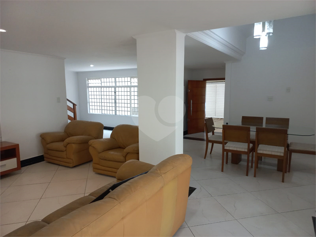 Casa com 800 metros de Terreno uma Mini Chácara dentro do Bairro Jardim Floresta!!