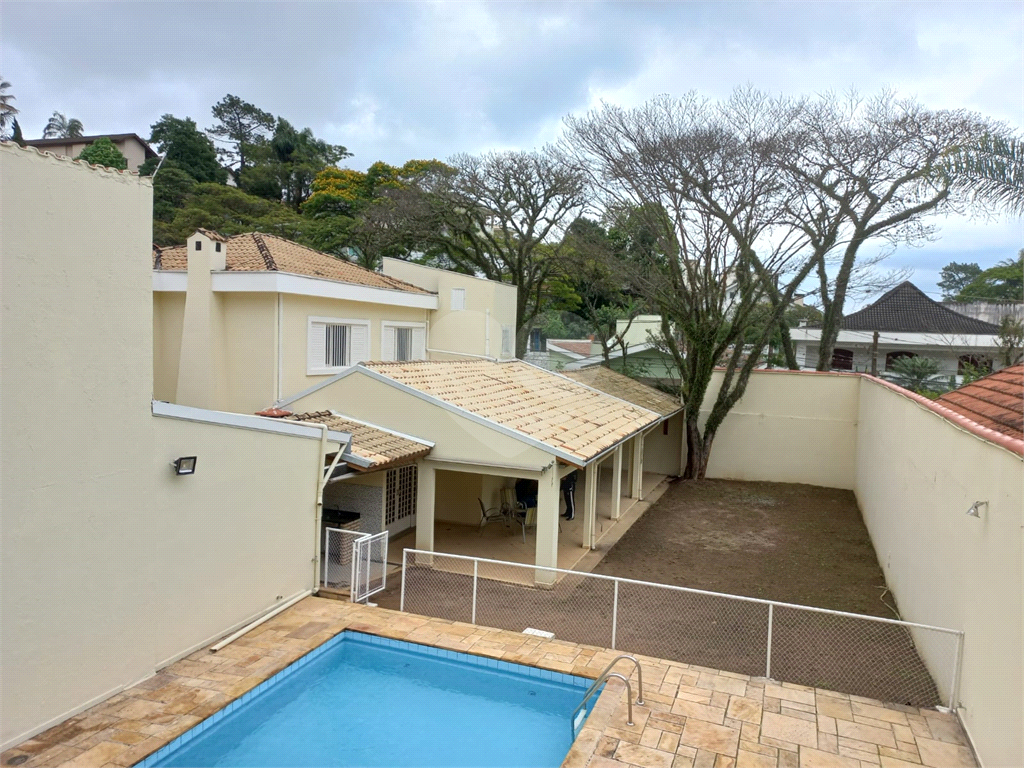 Casa com 800 metros de Terreno uma Mini Chácara dentro do Bairro Jardim Floresta!