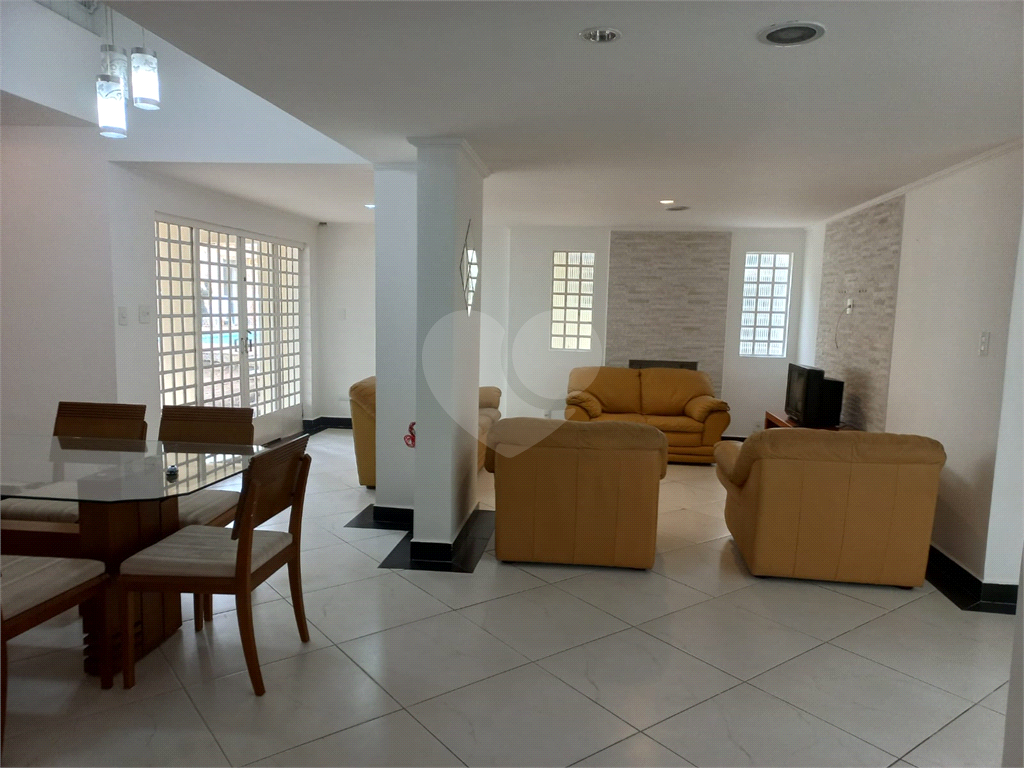 Casa com 800 metros de Terreno uma Mini Chácara dentro do Bairro Jardim Floresta!!