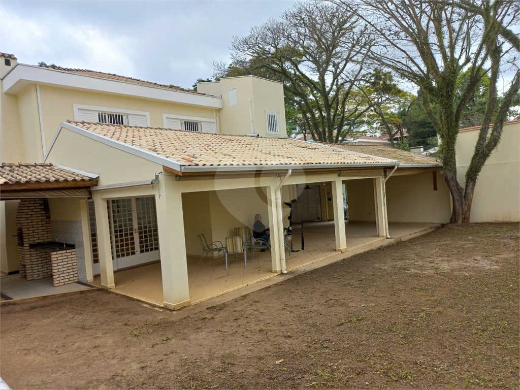 Casa com 800 metros de Terreno uma Mini Chácara dentro do Bairro Jardim Floresta!