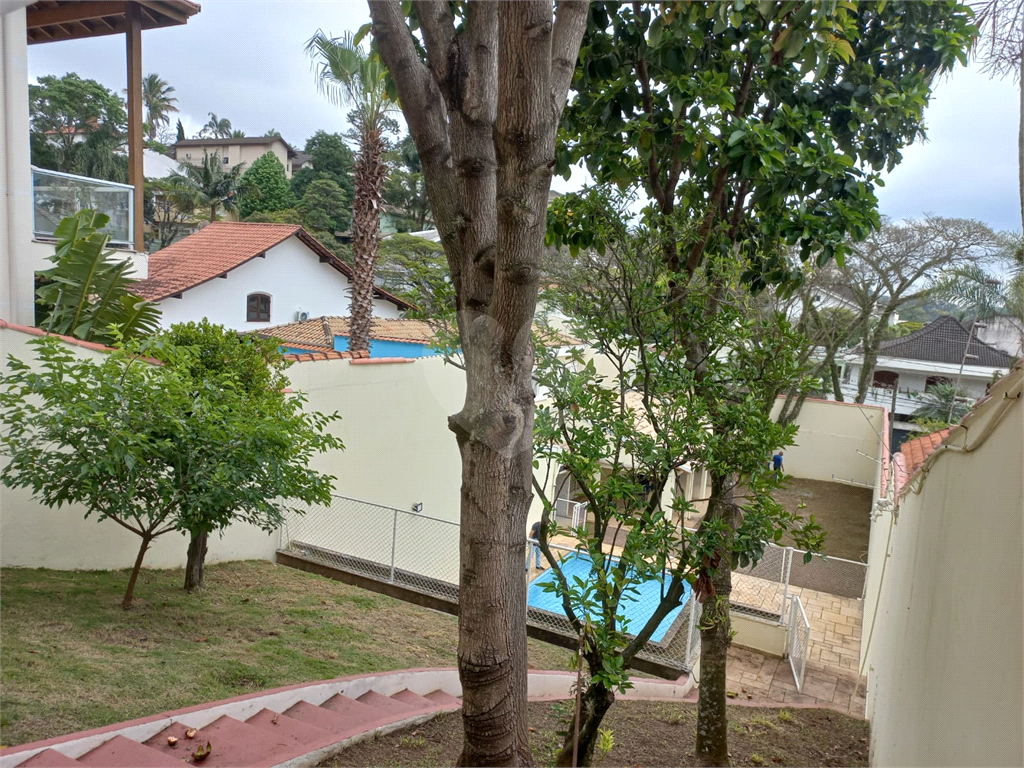 Casa com 800 metros de Terreno uma Mini Chácara dentro do Bairro Jardim Floresta!!