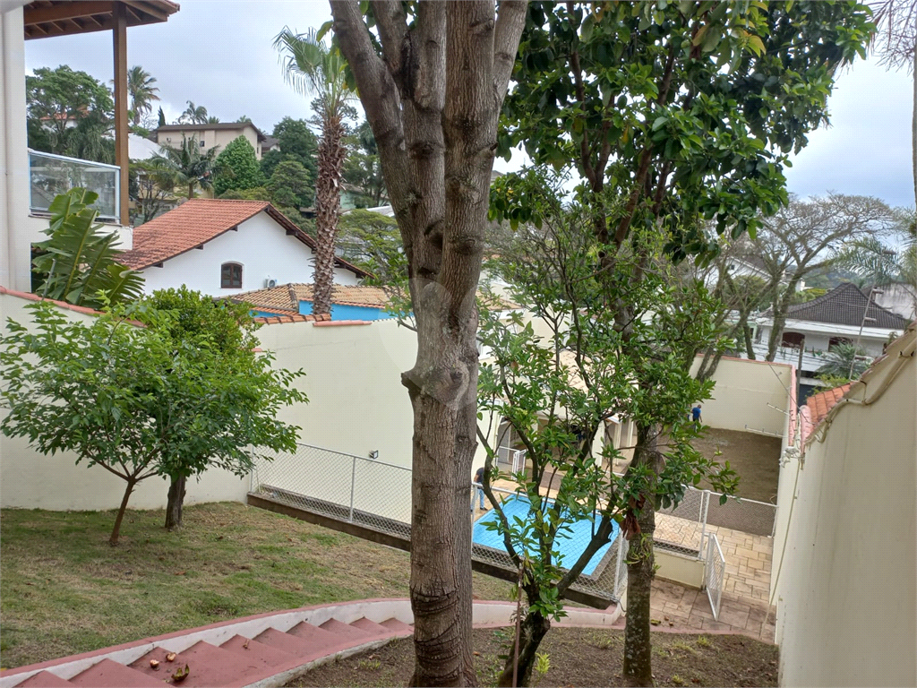 Casa com 800 metros de Terreno uma Mini Chácara dentro do Bairro Jardim Floresta!