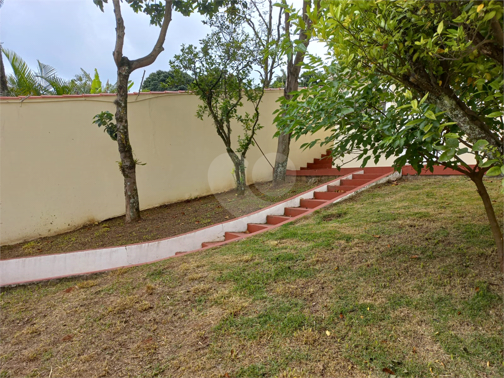 Casa com 800 metros de Terreno uma Mini Chácara dentro do Bairro Jardim Floresta!!