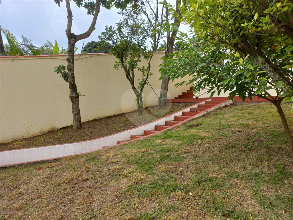 Casa com 800 metros de Terreno uma Mini Chácara dentro do Bairro Jardim Floresta!