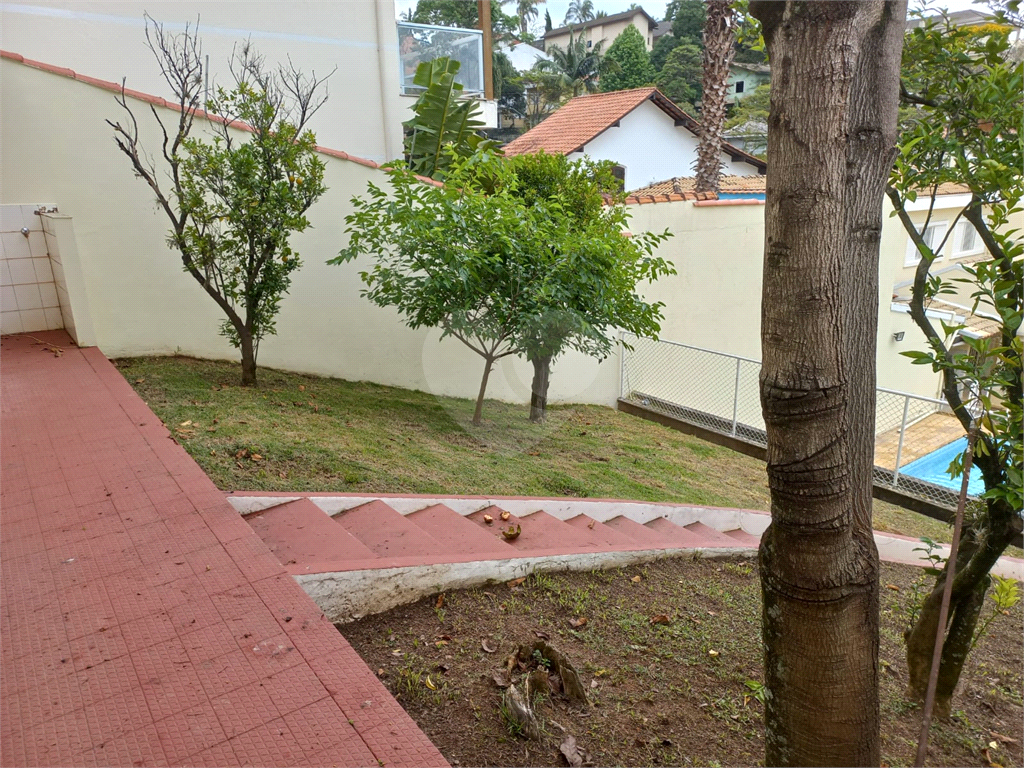 Casa com 800 metros de Terreno uma Mini Chácara dentro do Bairro Jardim Floresta!!