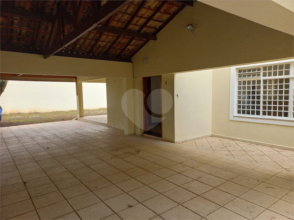 Casa com 800 metros de Terreno uma Mini Chácara dentro do Bairro Jardim Floresta!!