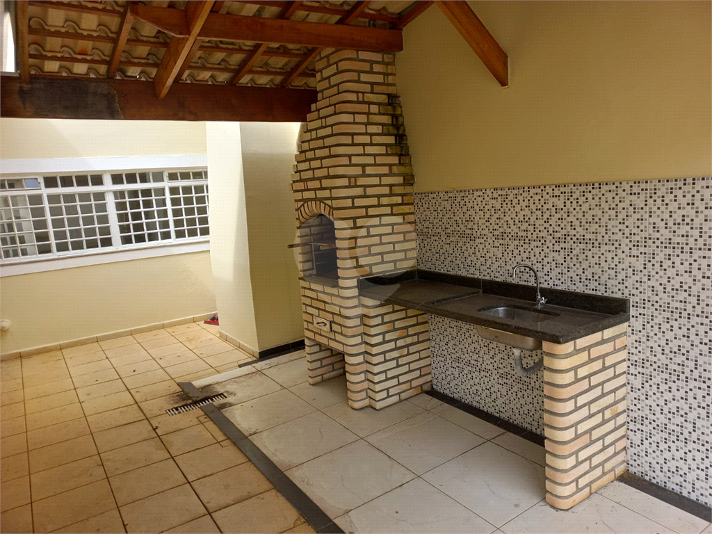 Casa com 800 metros de Terreno uma Mini Chácara dentro do Bairro Jardim Floresta!!