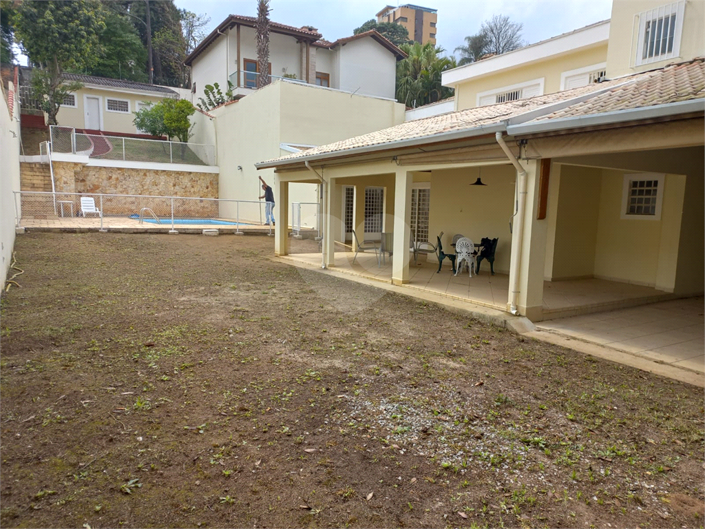 Casa com 800 metros de Terreno uma Mini Chácara dentro do Bairro Jardim Floresta!!