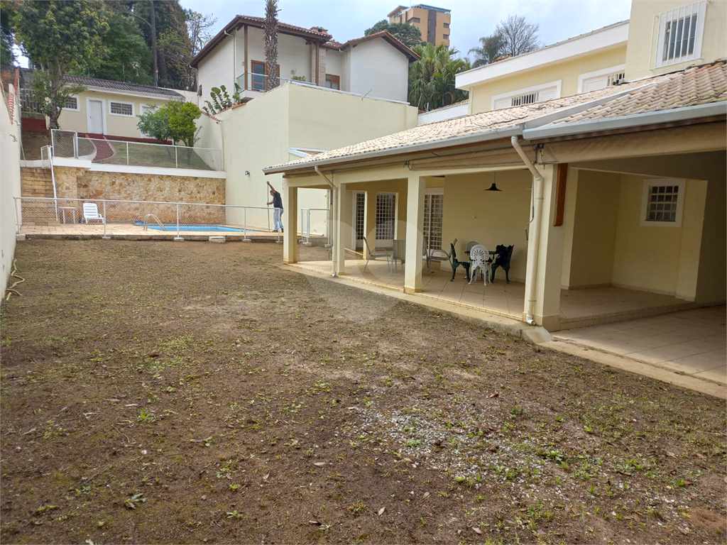 Casa com 800 metros de Terreno uma Mini Chácara dentro do Bairro Jardim Floresta!